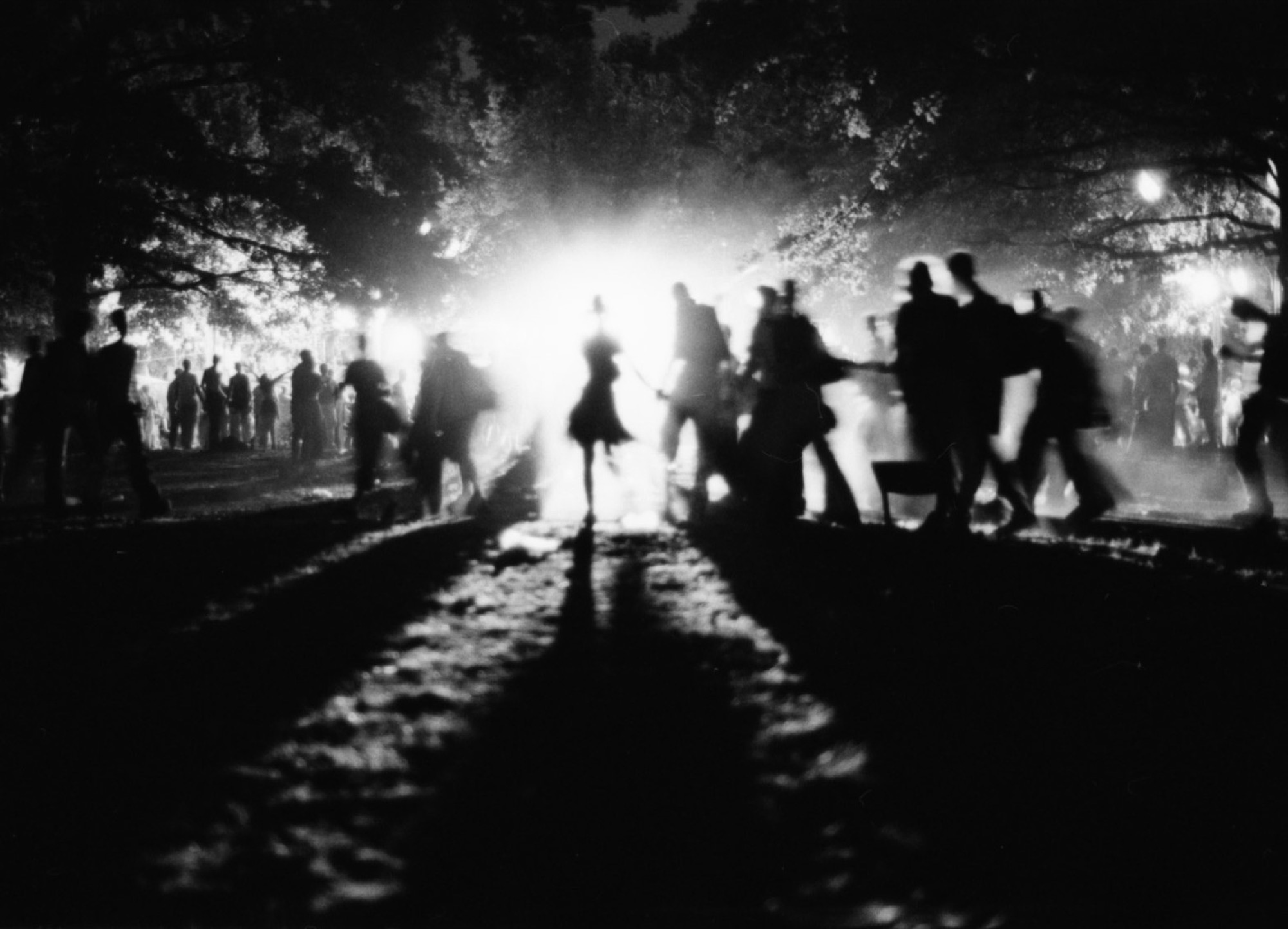  love-parade-berlin-black-and-white-photography-35mm-matthias-grunsky 