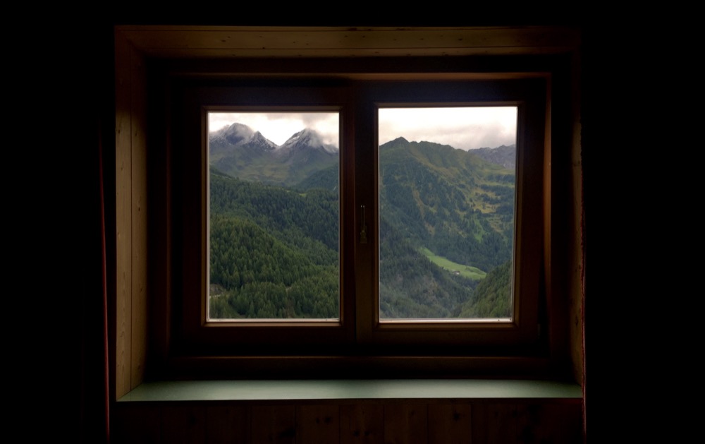  italy-hotel-room-photography-matthias-grunsky 